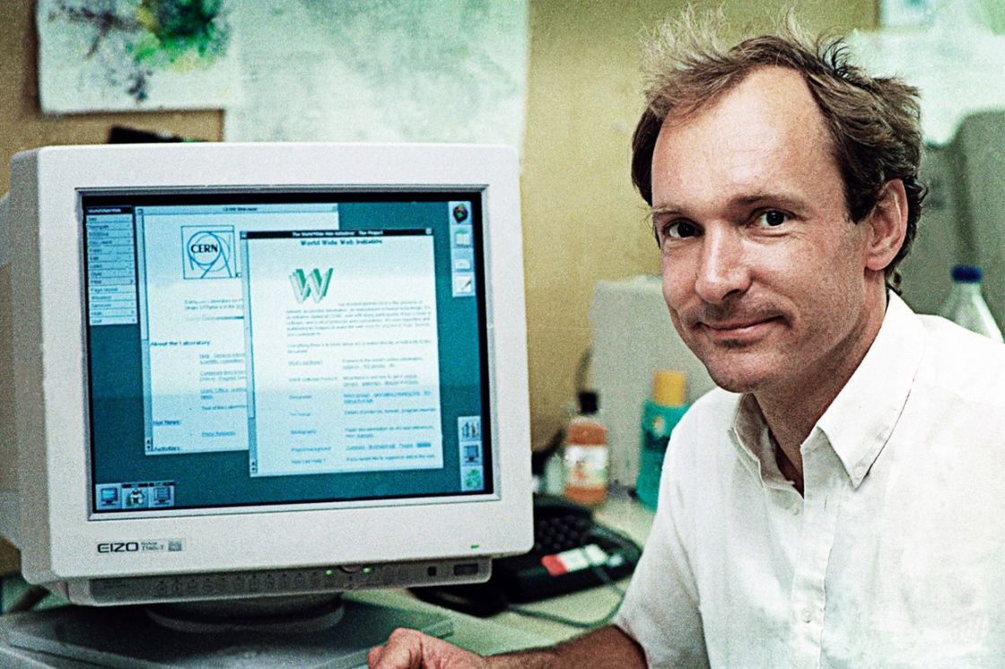 1993: Usługa www uwolniona