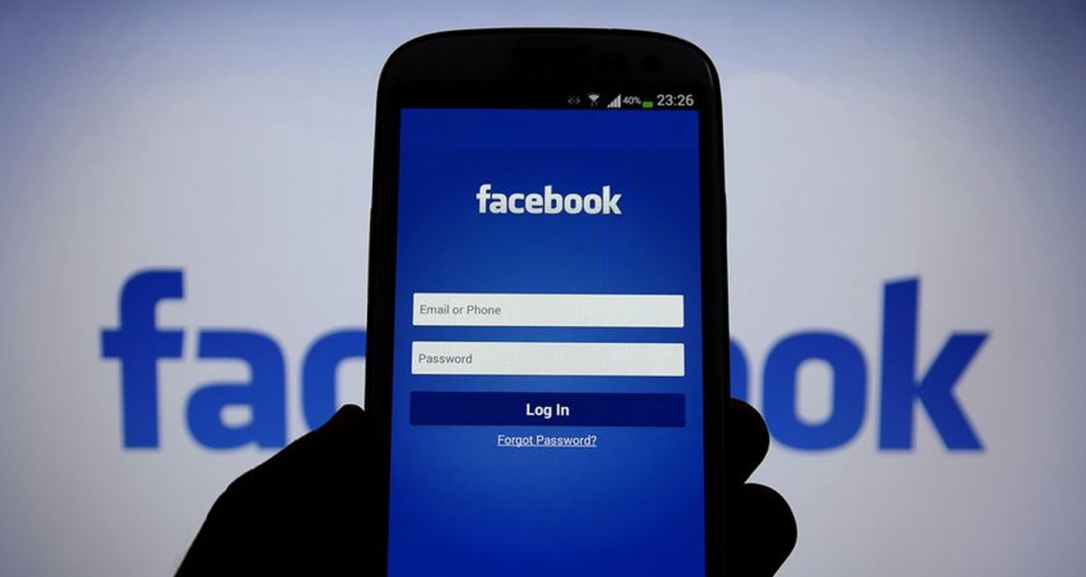 Facebook ma 200 milionów fałszywych kont. Co to może oznaczać?