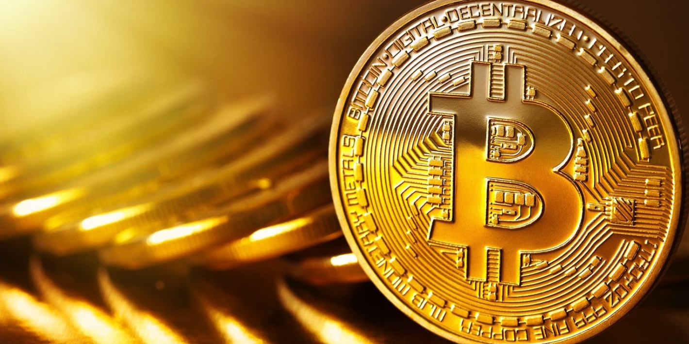Bitcoin od listopada stracił połowę na wartości